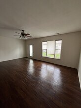 1204 Dustins Way in Warrensburg, MO - Building Photo - Building Photo