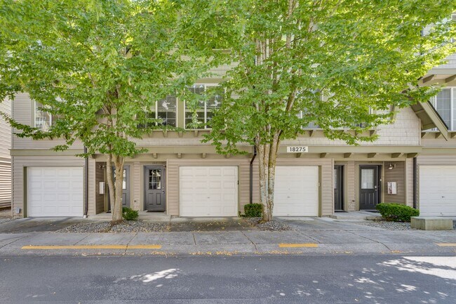 18275 NE 97th Way in Redmond, WA - Foto de edificio - Building Photo