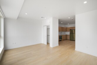 11814 Aviation Blvd in Inglewood, CA - Building Photo - Building Photo