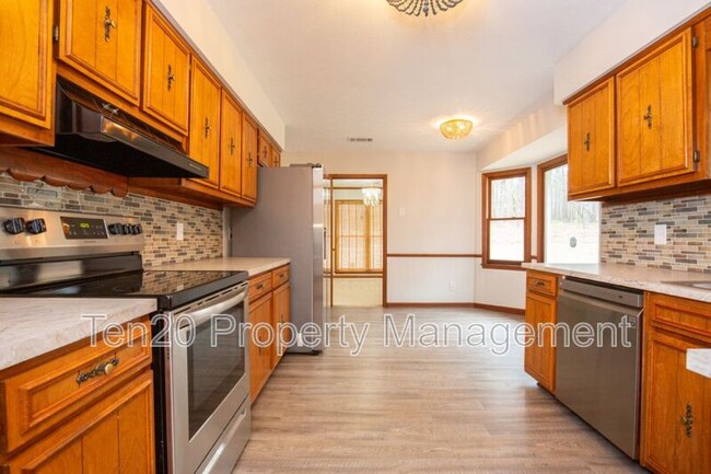 60 Reynolds Rd W in Fortson, GA - Building Photo - Building Photo