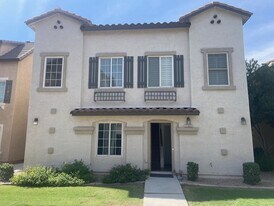 1360 S Sabino Dr, Unit GARDENS in Gilbert, AZ - Building Photo