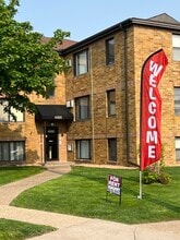 Park Point Apartments in St. Louis Park, MN - Foto de edificio - Building Photo