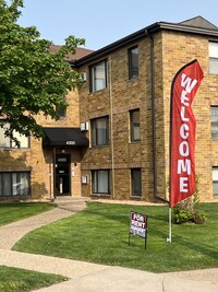 Park Point Apartments in St. Louis Park, MN - Building Photo - Building Photo