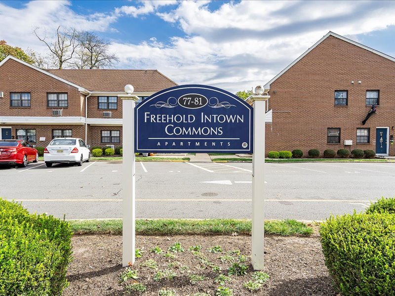 Freehold In-Town Commons in Freehold, NJ - Building Photo