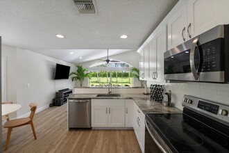 4033 Bluff Harbor Way in Wellington, FL - Building Photo - Building Photo