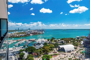 398 NE 5th St in Miami, FL - Building Photo