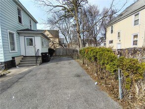 2331 Midland Ave in Syracuse, NY - Building Photo - Building Photo