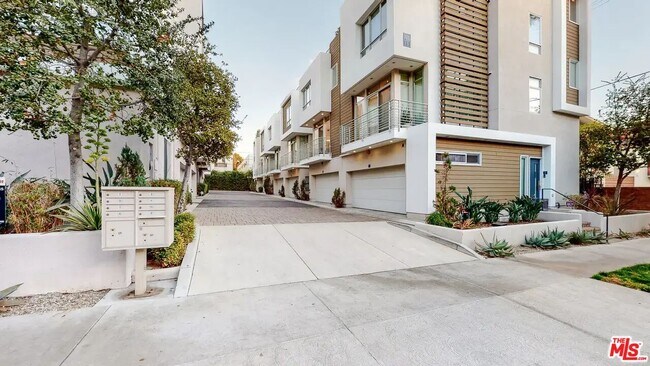 1400 N Fuller Ave in Los Angeles, CA - Building Photo - Building Photo