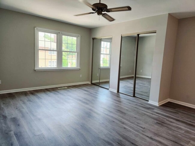 118 E Bristol Ln in Yorktown, VA - Building Photo - Building Photo