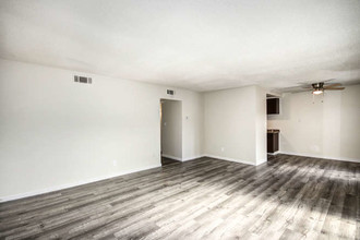 Eastern Palms Apartments in Sacramento, CA - Building Photo - Building Photo