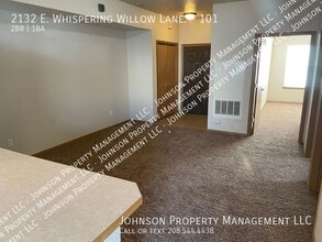 2132 E Whispering Willow Ln in Nampa, ID - Building Photo - Building Photo