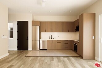 2325 27th St in Santa Monica, CA - Building Photo - Building Photo