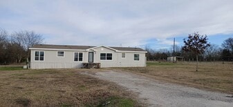 102 Bailey St in Van Alstyne, TX - Building Photo