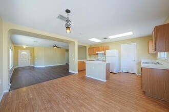 7528 Cats-Eye Ln in Austin, TX - Building Photo - Building Photo