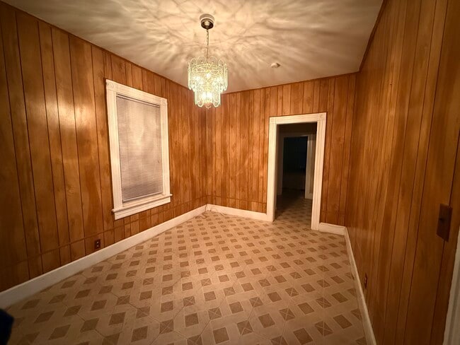 105 Linden St, Unit 2nd Floor in Yonkers, NY - Building Photo - Building Photo