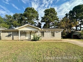 8 Rosemunn Dr in Little Rock, AR - Building Photo
