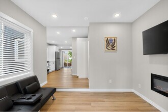 8140 9th Ave SW in Seattle, WA - Building Photo - Building Photo