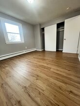 4 Nesbit Ave, Unit B-3 in West Hartford, CT - Building Photo - Building Photo