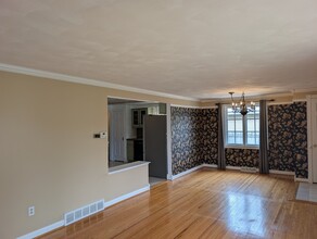 43 Fairelm Ln in Cheektowaga, NY - Building Photo - Building Photo