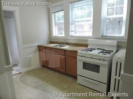 8 Forest St in Cambridge, MA - Building Photo