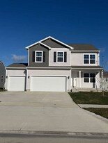 10303 Southerwick Pl in Johnston, IA - Building Photo