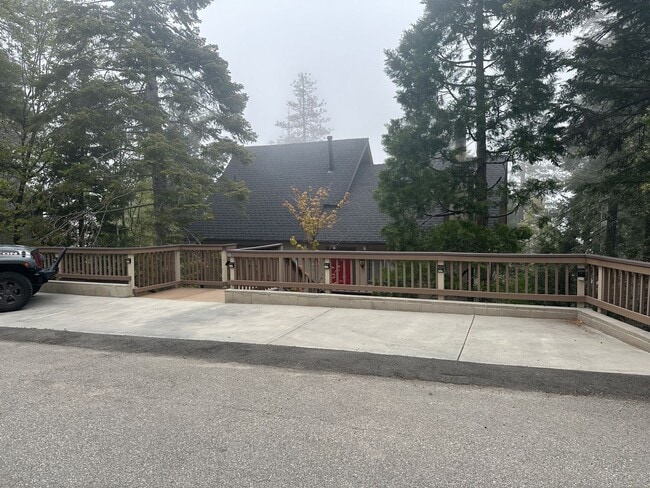 111 St Andrews Dr in Lake Arrowhead, CA - Building Photo - Building Photo
