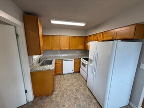 2236 Hoyt St SE in Salem, OR - Building Photo - Building Photo