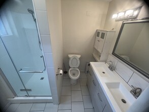 2330 Sebring St, Unit B in Simi Valley, CA - Building Photo - Building Photo