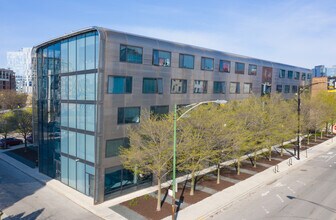 Near North Apartments in Chicago, IL - Building Photo - Building Photo