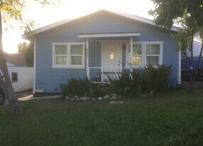 957 N Avenue 49 in Los Angeles, CA - Building Photo