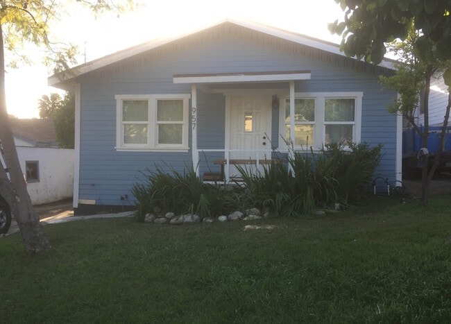 property at 957 N Avenue 49