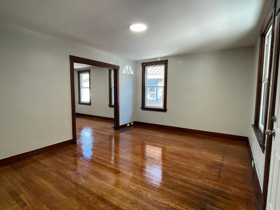 1155 Rebecca Ave-Unit -Unit 1 in Pittsburgh, PA - Building Photo