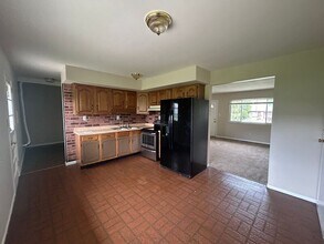 7129 Cronk Dr in Huber Heights, OH - Building Photo - Building Photo