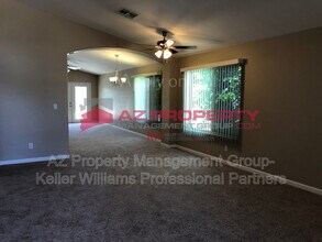 8035 W Melinda Ln in Peoria, AZ - Foto de edificio - Building Photo