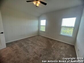 10335 Lynwood Crk in San Antonio, TX - Building Photo - Building Photo