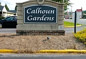Calhoun Gardens in Calhoun, GA - Building Photo