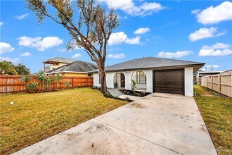 1005 Alejandra St in Mission, TX - Foto de edificio - Building Photo