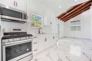 2512 SW 14th St in Miami, FL - Building Photo