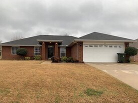 137 Clover Ridge Dr in Madison, AL - Building Photo