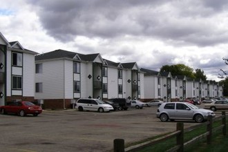 Mallard and HI-TEC Apartments in Plymouth, IN - Foto de edificio - Building Photo