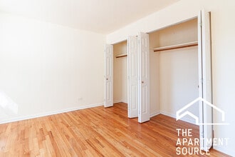 665 W Wrightwood Ave, Unit 215 in Chicago, IL - Foto de edificio - Building Photo