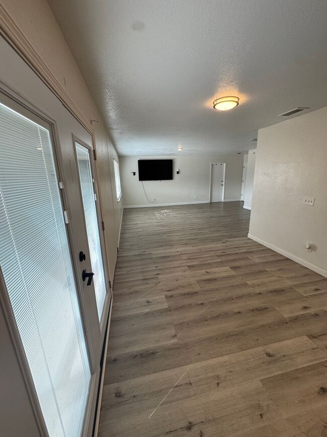 22241 Mohican Ave in Apple Valley, CA - Building Photo - Building Photo