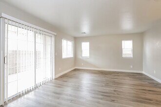 5620 Cactus Thorn Ave in Las Vegas, NV - Building Photo - Building Photo