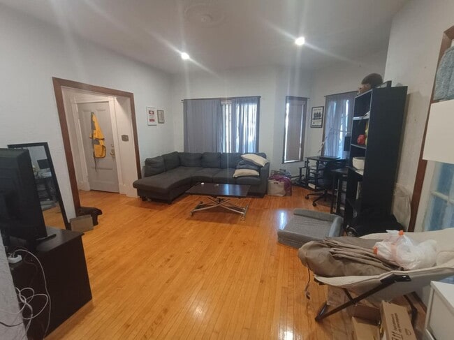 27 Scott St in Woburn, MA - Building Photo - Building Photo
