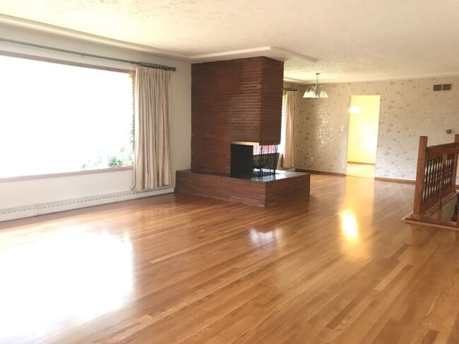 property at 3825 E 18th Ave