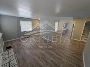 1735 Kensington Dr in Dayton, OH - Building Photo - Building Photo