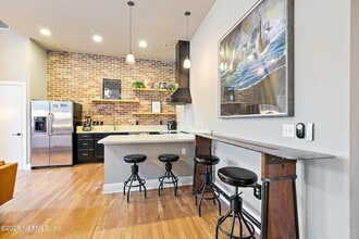 2525 College St in Jacksonville, FL - Building Photo - Building Photo
