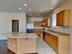 7571 W State Ave in Glendale, AZ - Building Photo - Building Photo