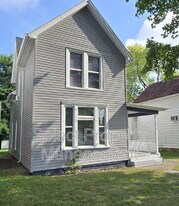 1012 Huffman St in Fort Wayne, IN - Building Photo