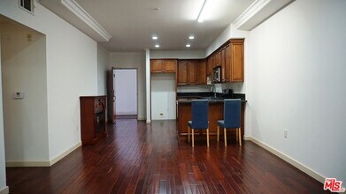 1037 S Fedora St in Los Angeles, CA - Building Photo - Building Photo